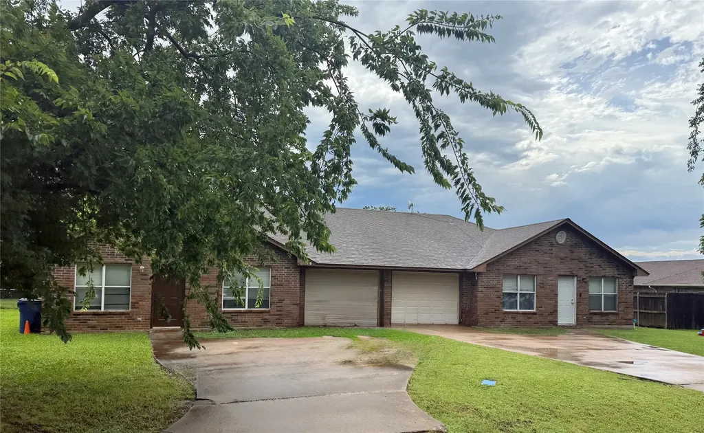 621 Franklin Avenue Pottsboro TX 75076