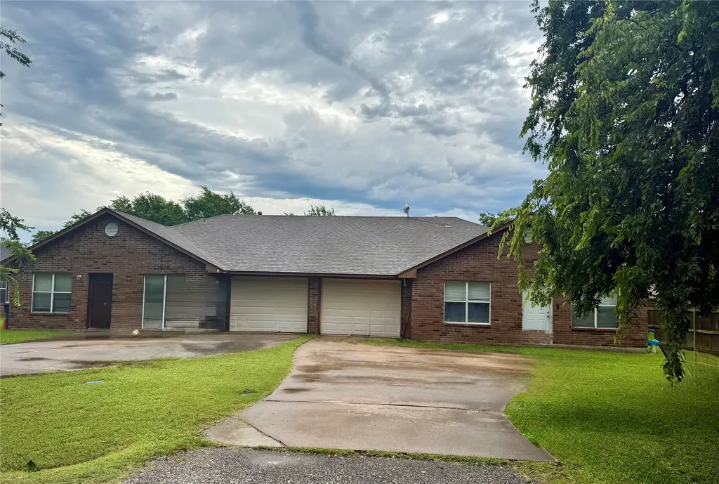 621 Franklin Avenue Pottsboro TX 75076