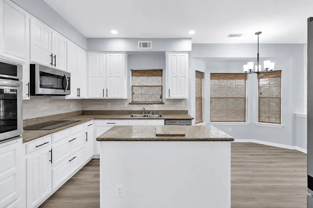 2505 Classic Court W Bedford TX 76021