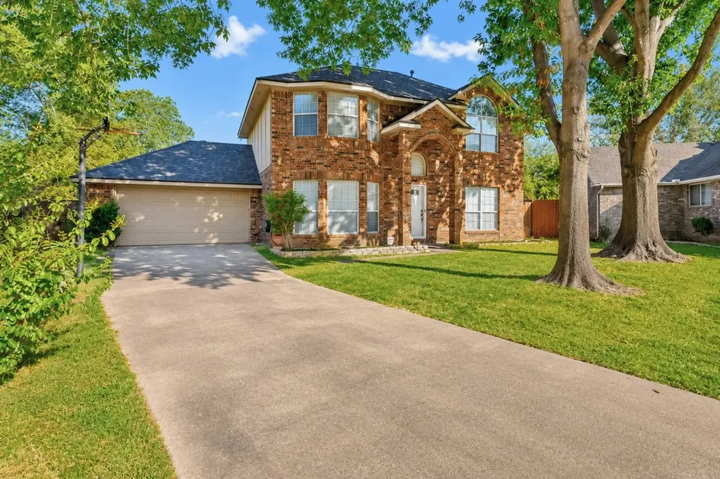 2505 Classic Court W Bedford TX 76021