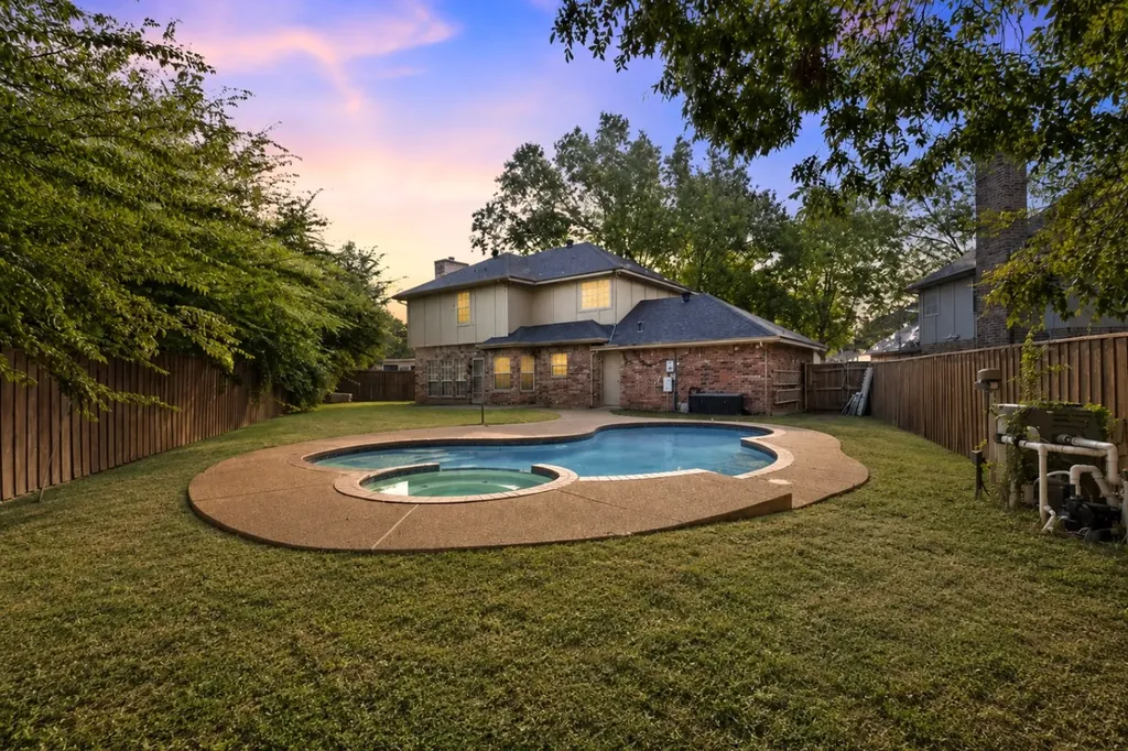 2505 Classic Court W Bedford TX 76021