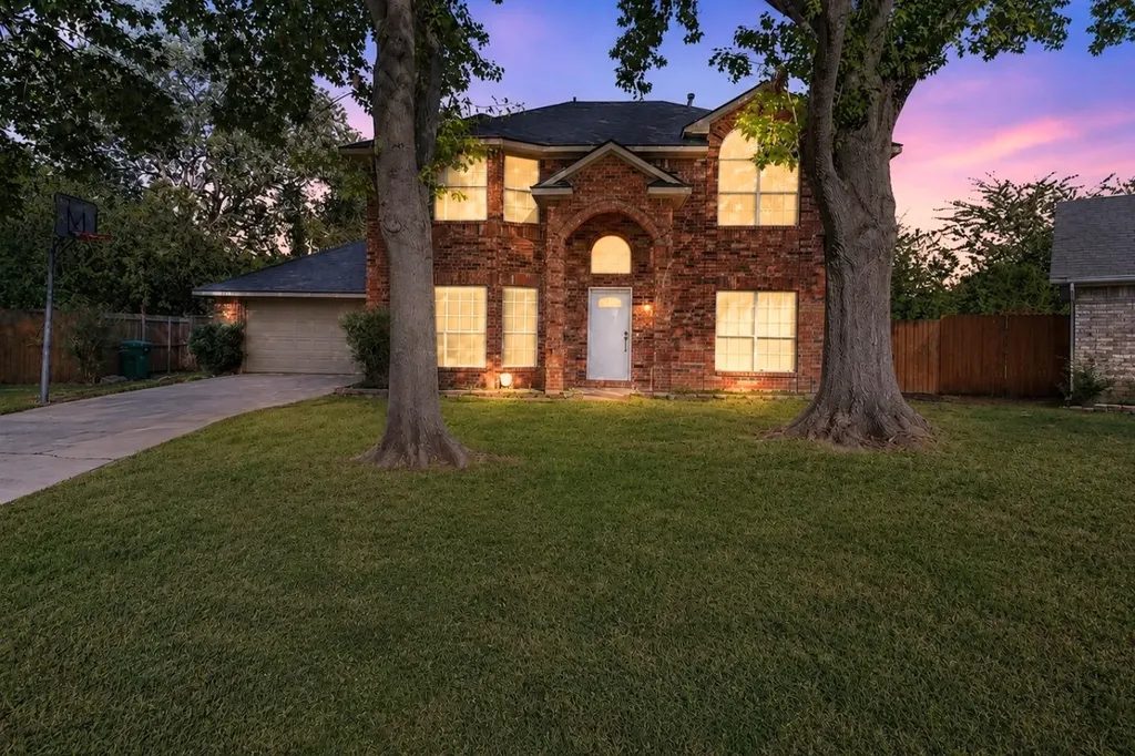 2505 Classic Court W Bedford TX 76021
