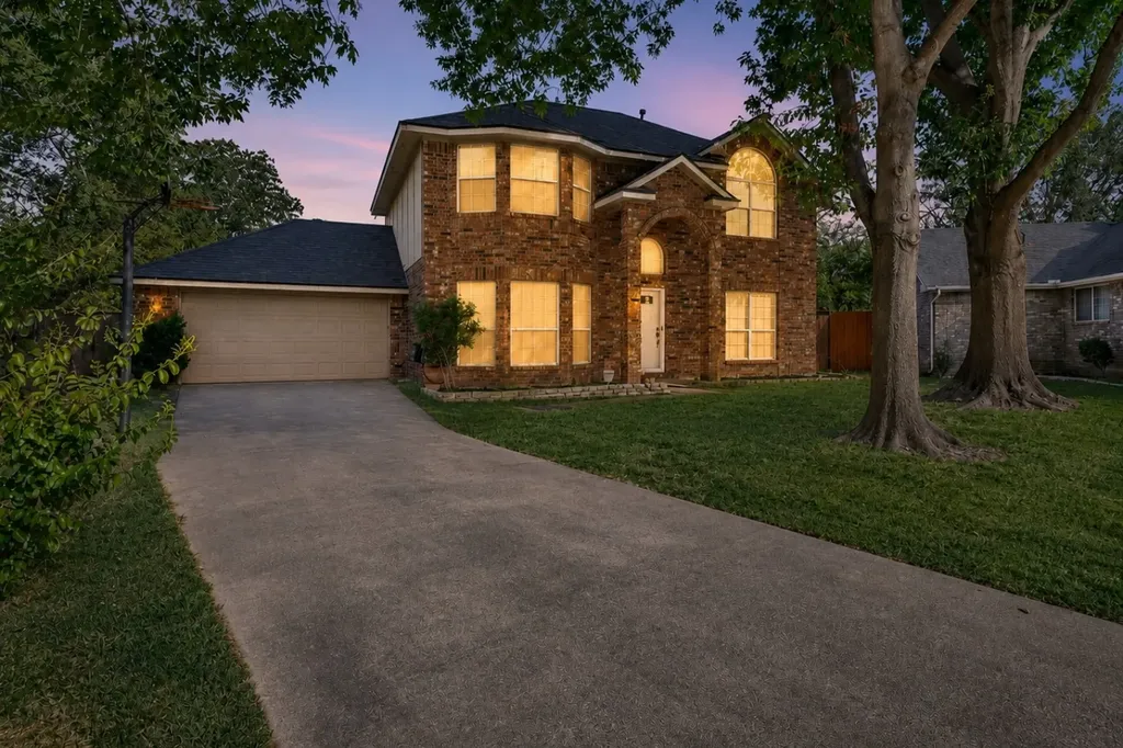 2505 Classic Court W Bedford TX 76021