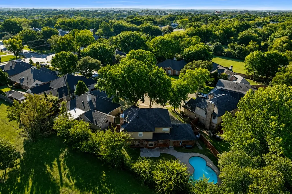2505 Classic Court W Bedford TX 76021