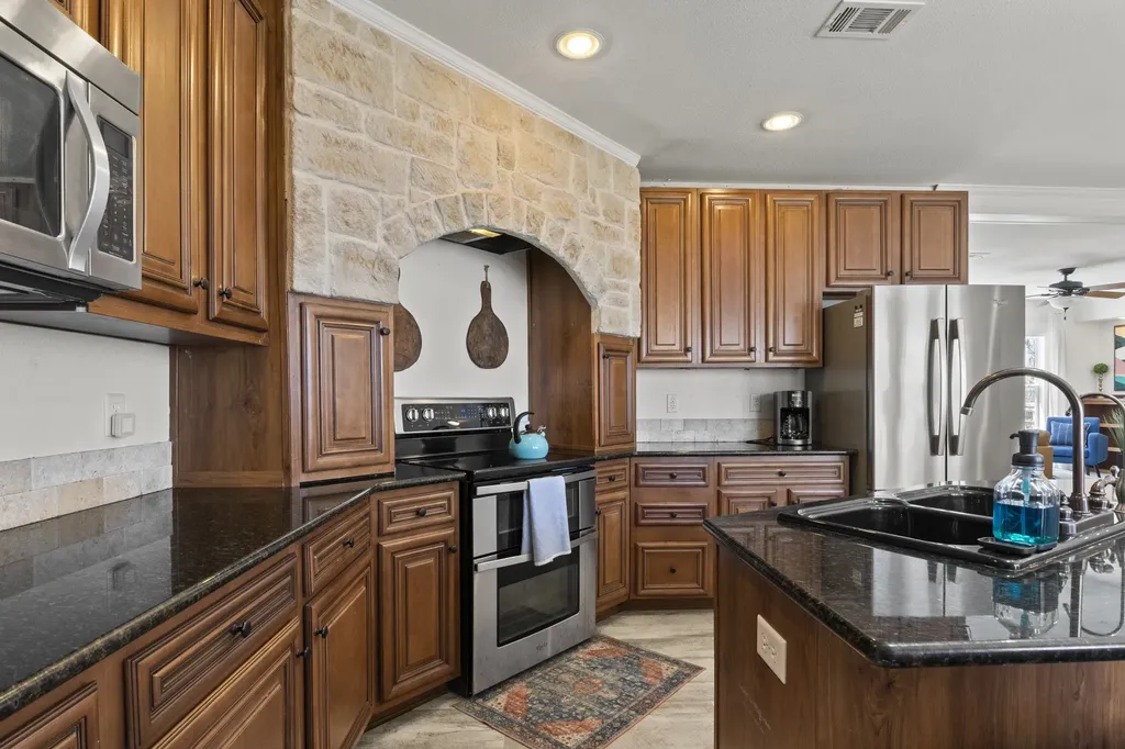 772 County Road 2417 Leesburg TX 75451