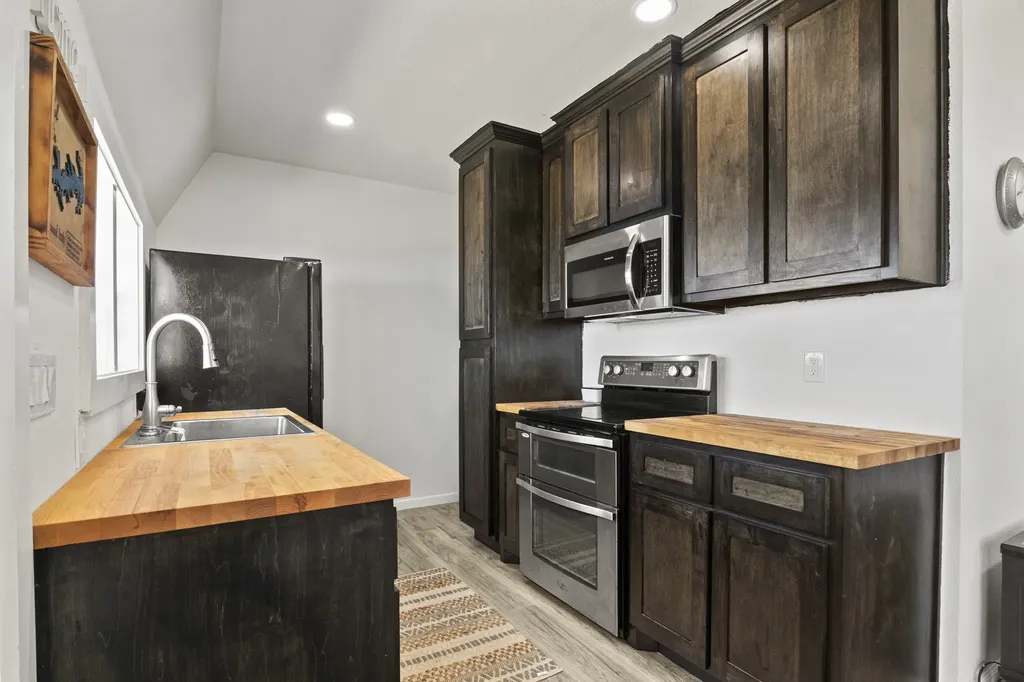 772 County Road 2417 Leesburg TX 75451