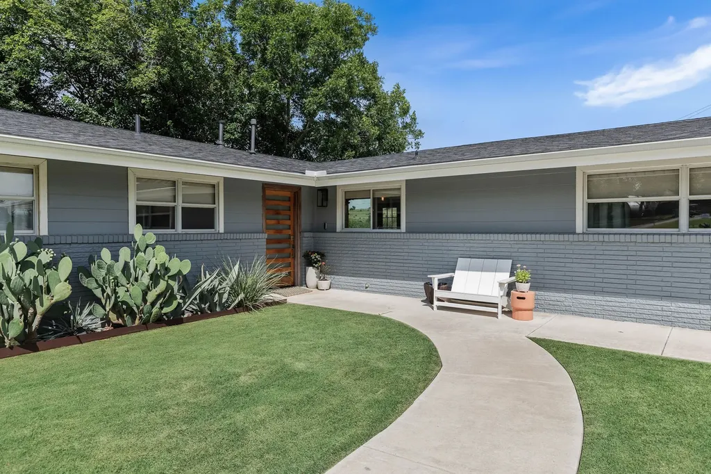 1613 S Cliff Street Decatur TX 76234