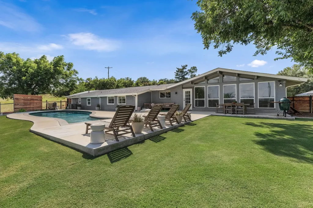 1613 S Cliff Street Decatur TX 76234