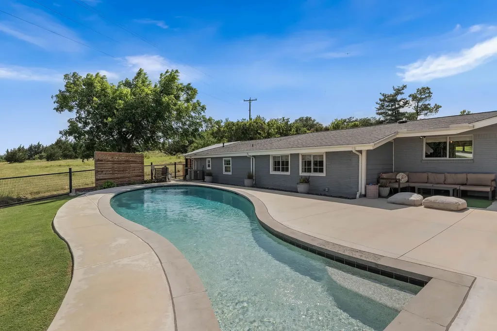 1613 S Cliff Street Decatur TX 76234