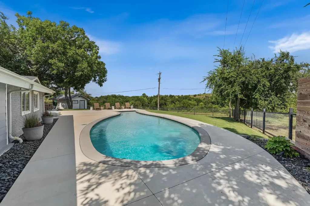 1613 S Cliff Street Decatur TX 76234