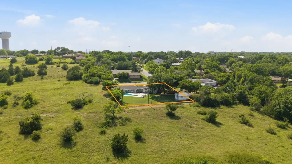 1613 S Cliff Street Decatur TX 76234