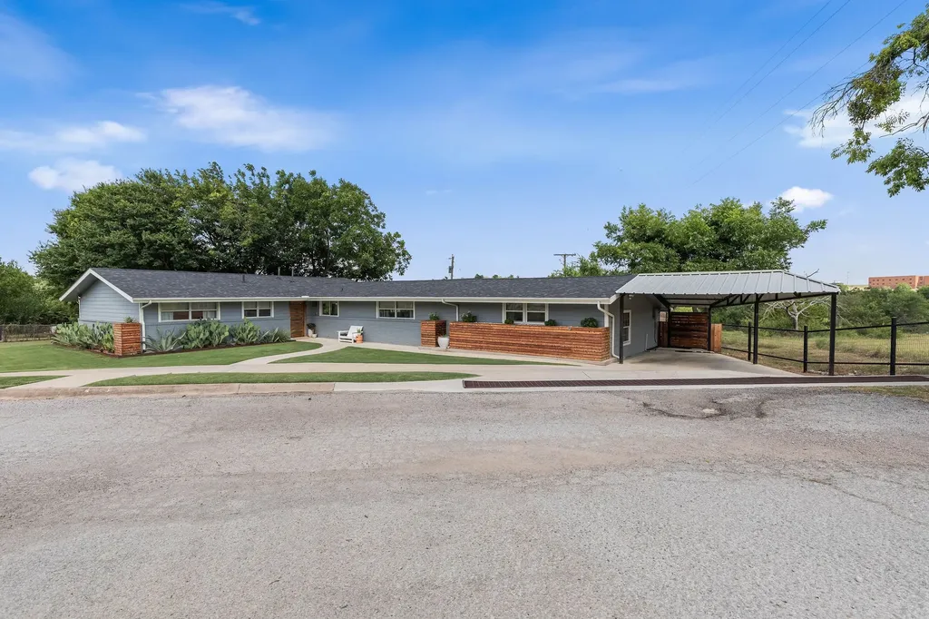 1613 S Cliff Street Decatur TX 76234