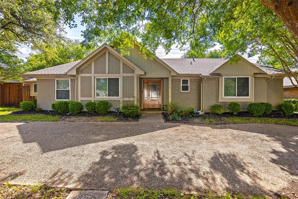 7251 Crooked Oak Drive Dallas TX 75248