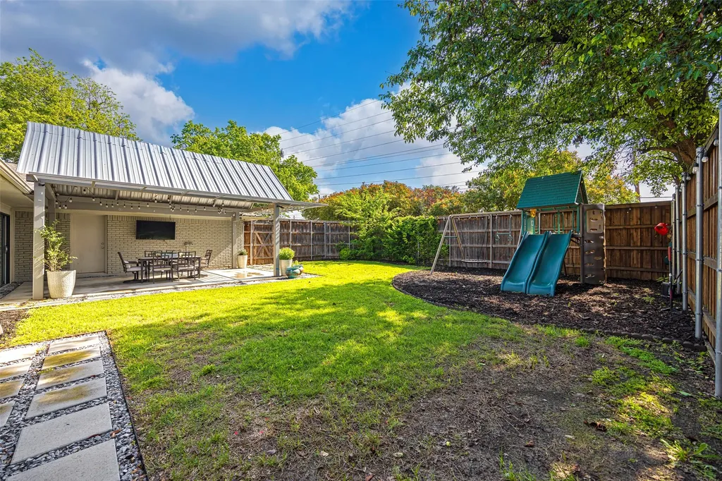 7251 Crooked Oak Drive Dallas TX 75248