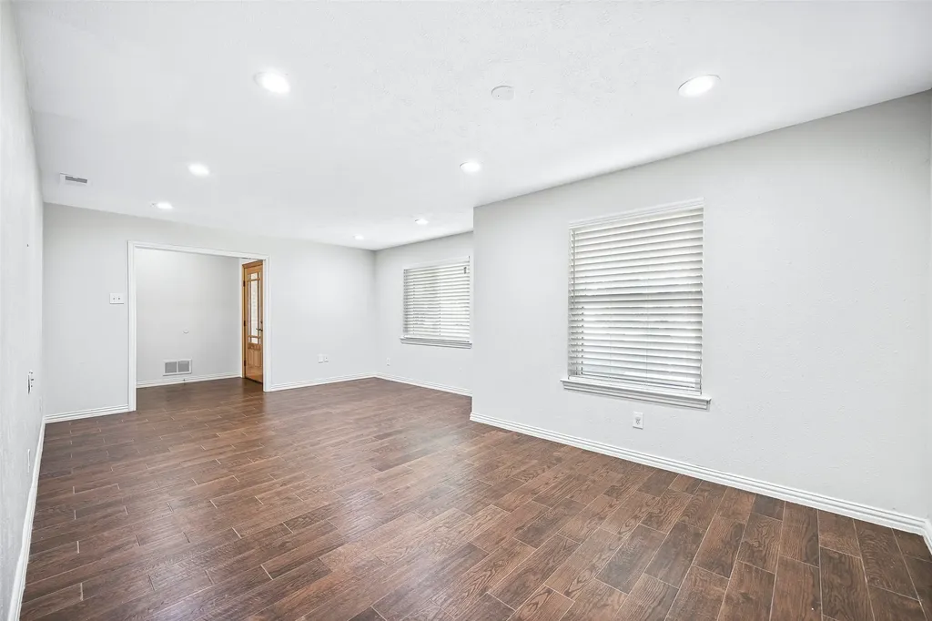 7251 Crooked Oak Drive Dallas TX 75248