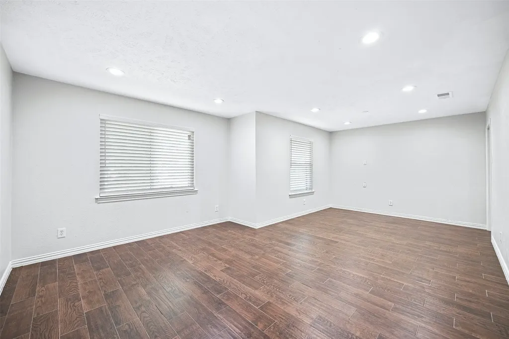 7251 Crooked Oak Drive Dallas TX 75248