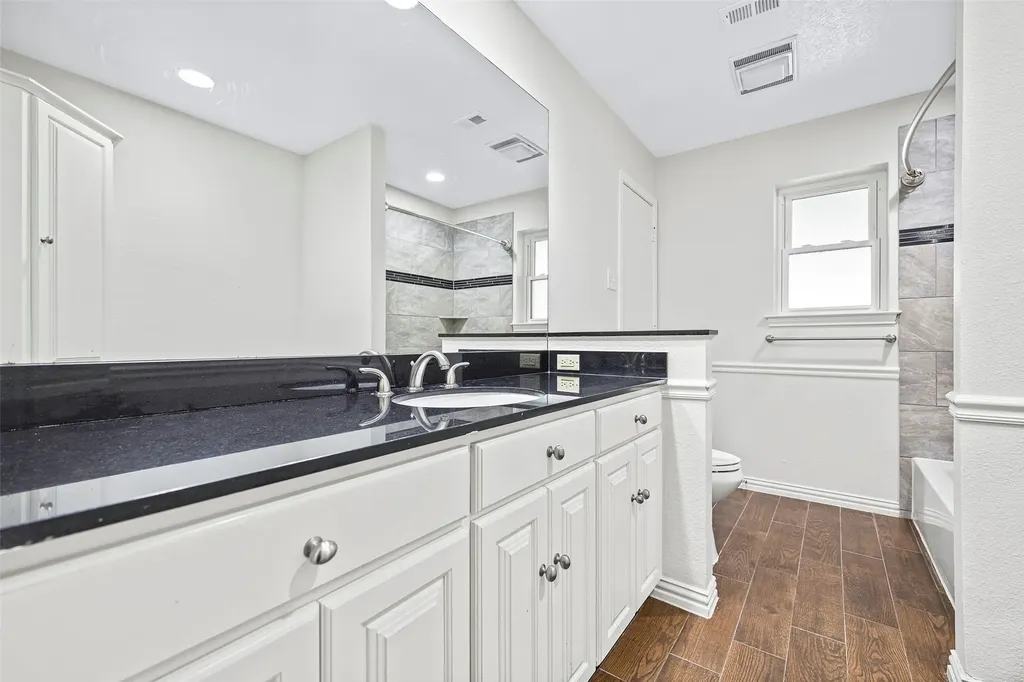 7251 Crooked Oak Drive Dallas TX 75248