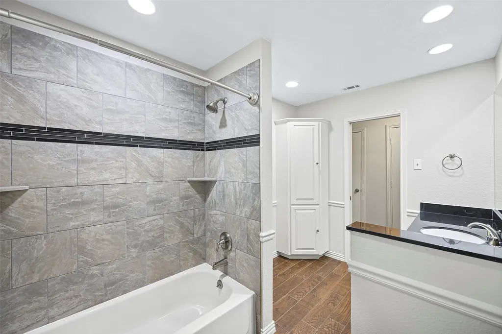 7251 Crooked Oak Drive Dallas TX 75248