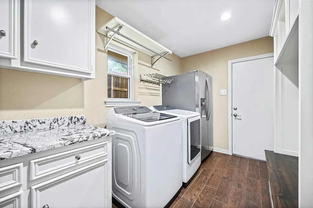 7251 Crooked Oak Drive Dallas TX 75248