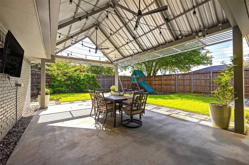 7251 Crooked Oak Drive Dallas TX 75248