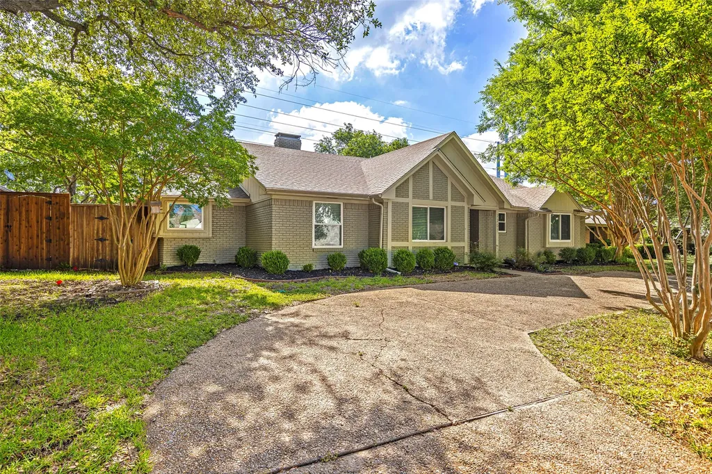 7251 Crooked Oak Drive Dallas TX 75248