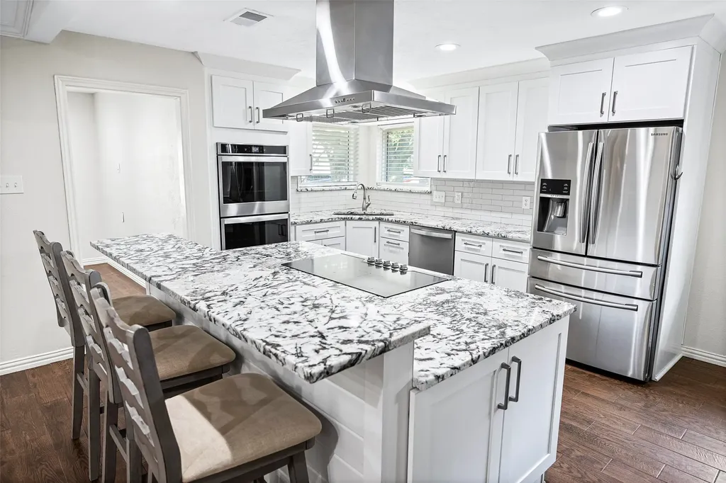 7251 Crooked Oak Drive Dallas TX 75248