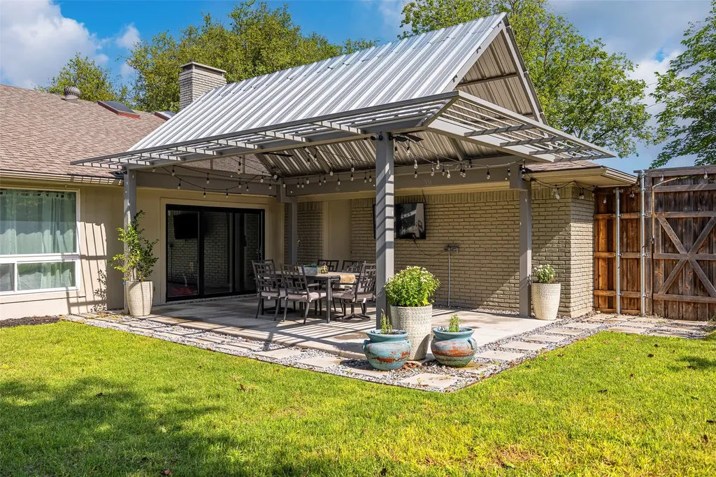 7251 Crooked Oak Drive Dallas TX 75248
