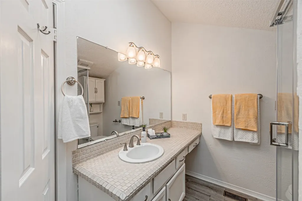 5590 Spring Valley Road Dallas TX 75254