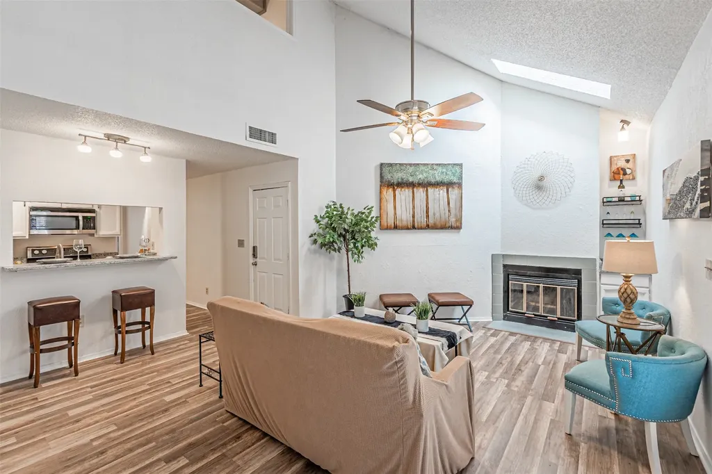 5590 Spring Valley Road Dallas TX 75254