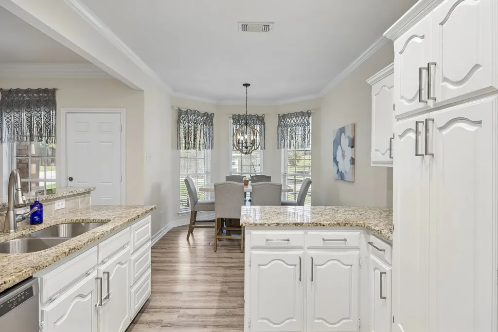 729 Herman Drive Hurst TX 76054