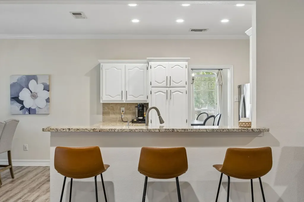 729 Herman Drive Hurst TX 76054