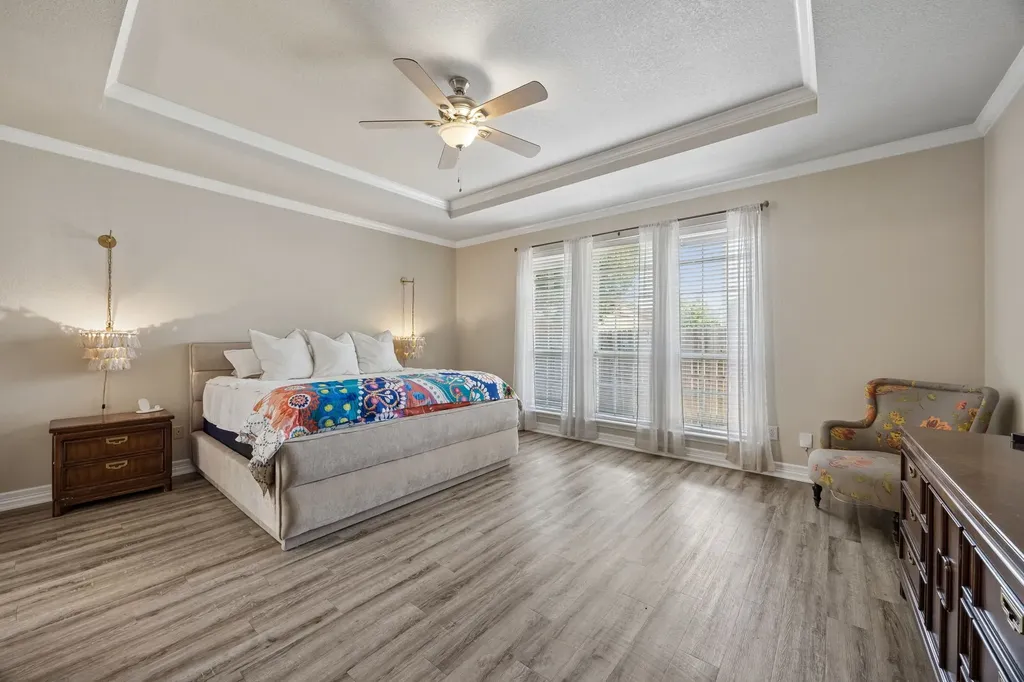 729 Herman Drive Hurst TX 76054