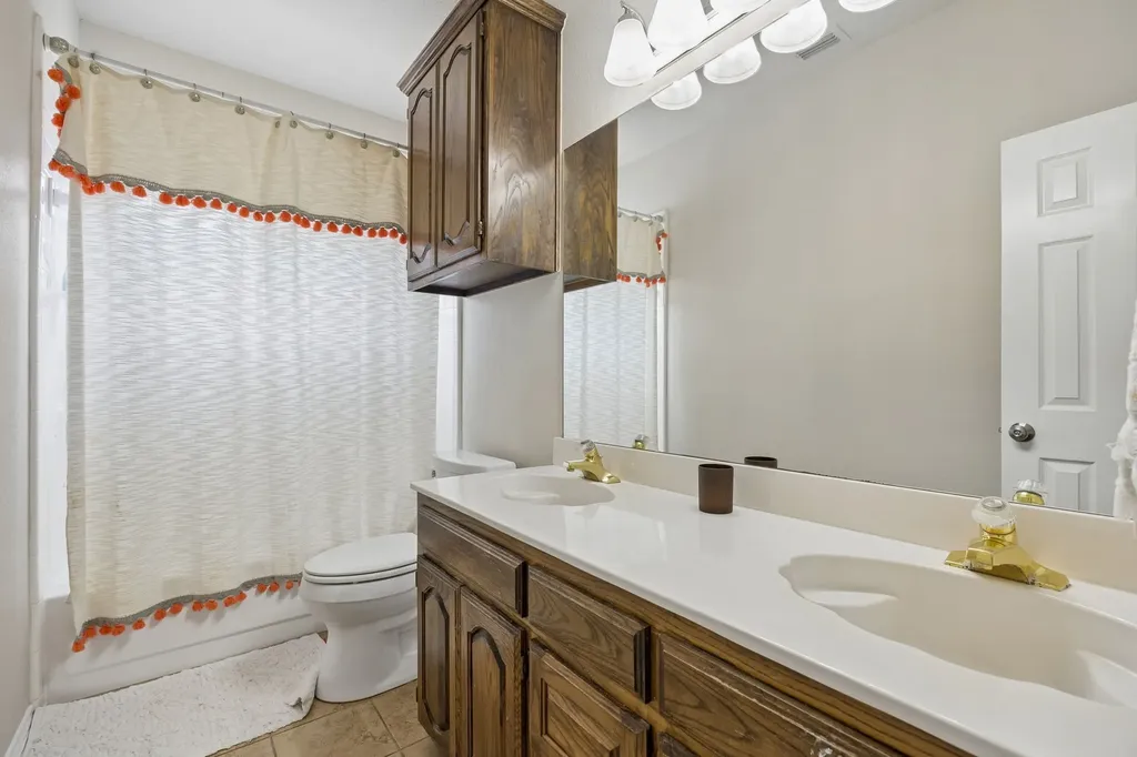 729 Herman Drive Hurst TX 76054
