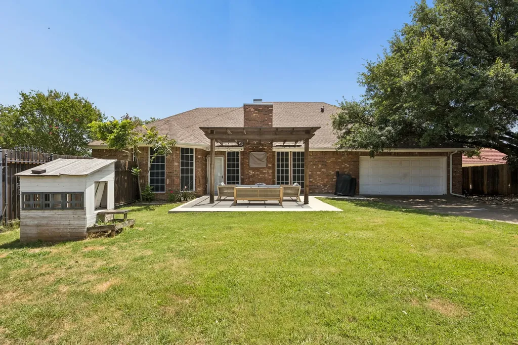 729 Herman Drive Hurst TX 76054
