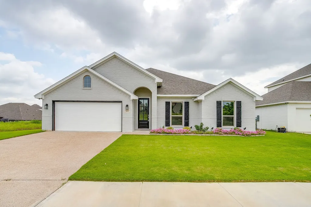 6913 Trail Rock Drive Benbrook TX 76126