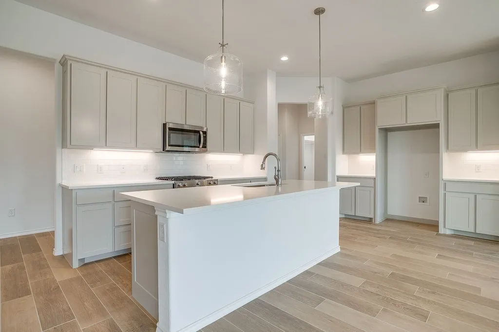 6913 Trail Rock Drive Benbrook TX 76126