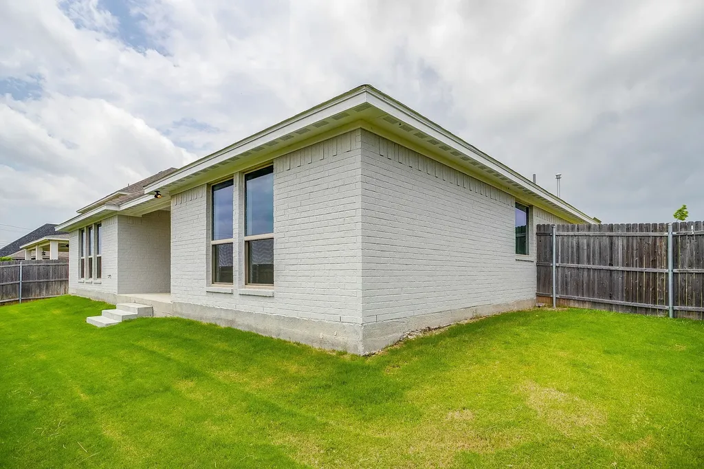 6913 Trail Rock Drive Benbrook TX 76126