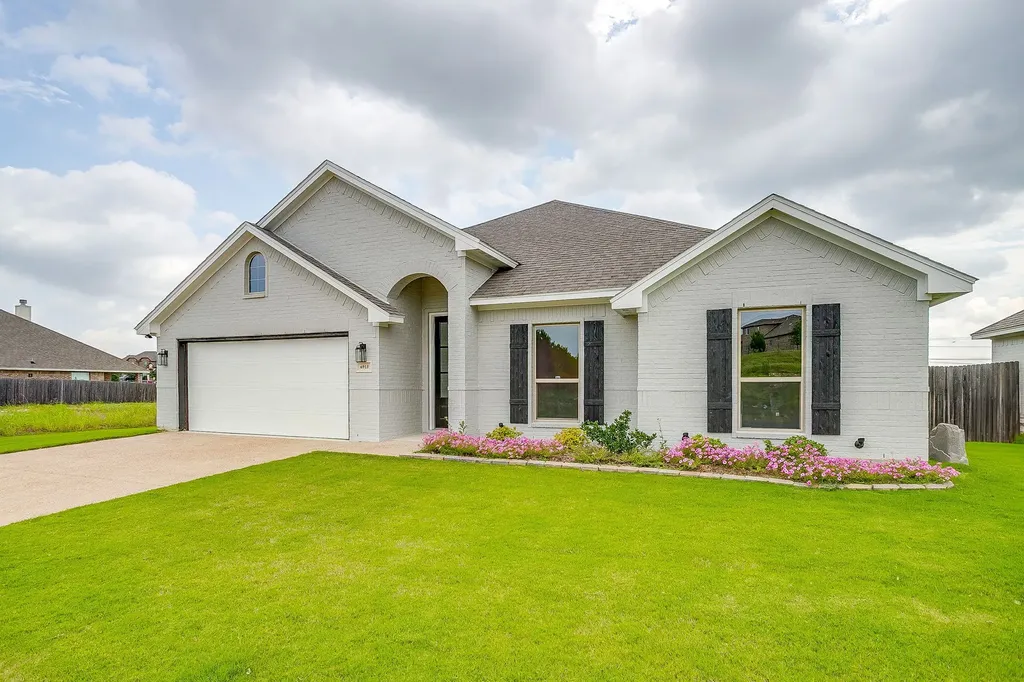 6913 Trail Rock Drive Benbrook TX 76126