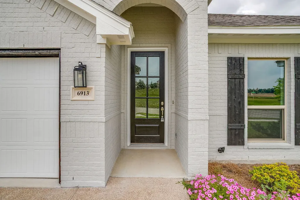 6913 Trail Rock Drive Benbrook TX 76126