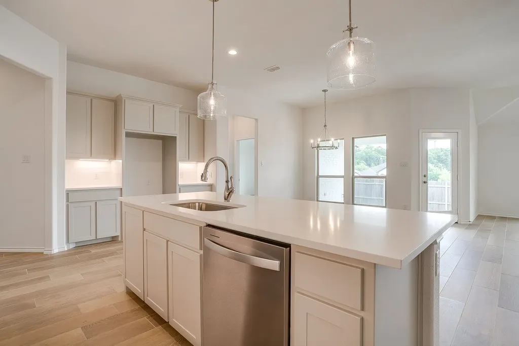 6913 Trail Rock Drive Benbrook TX 76126