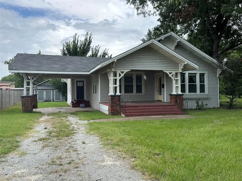 509 N Ross Avenue Mexia TX 76667