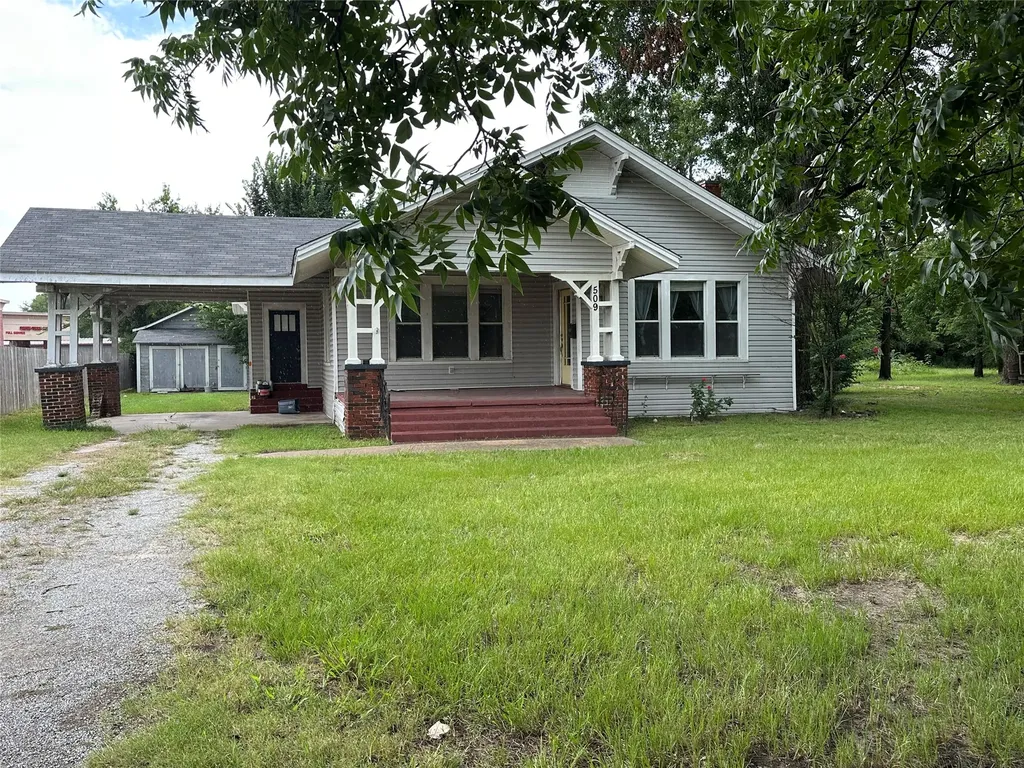 509 N Ross Avenue Mexia TX 76667