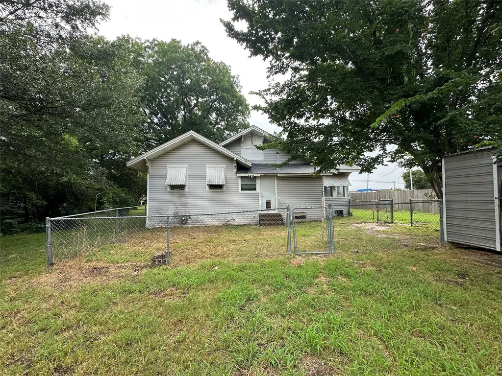 509 N Ross Avenue Mexia TX 76667