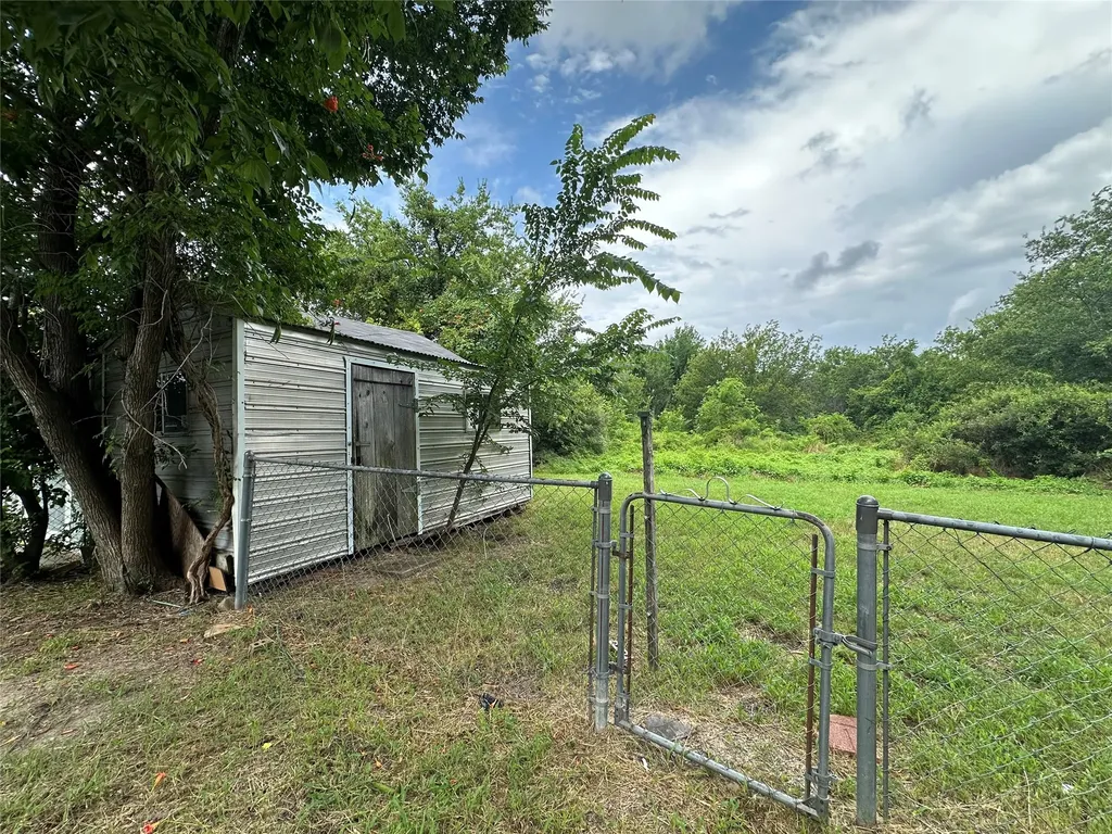 509 N Ross Avenue Mexia TX 76667