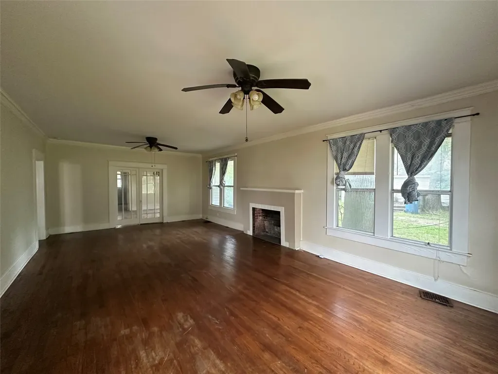 509 N Ross Avenue Mexia TX 76667