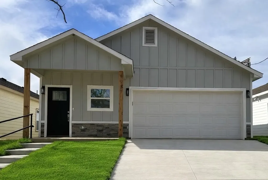 1917 Ave A Denison TX 75021
