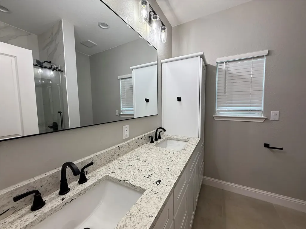 1917 Ave A Denison TX 75021