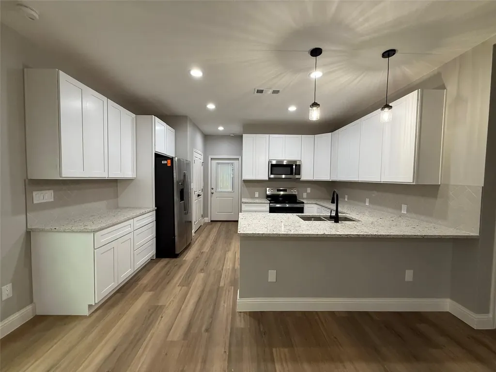 1917 Ave A Denison TX 75021