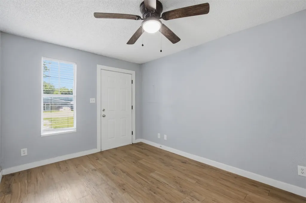 615 W Coffin Street Denison TX 75020