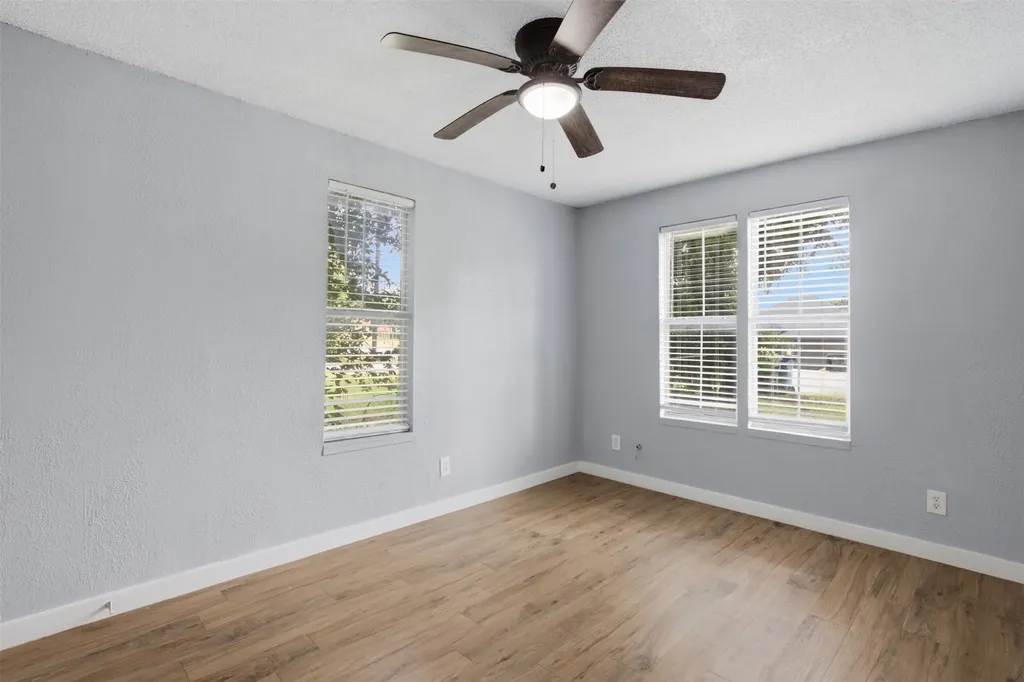 615 W Coffin Street Denison TX 75020